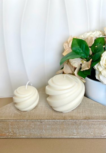 Sculptural Soy Candle — Statement Home Fragrance Decor
