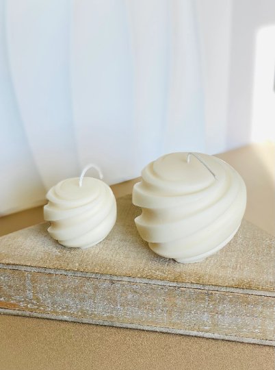 Sculptural Soy Candle — Statement Home Fragrance Decor