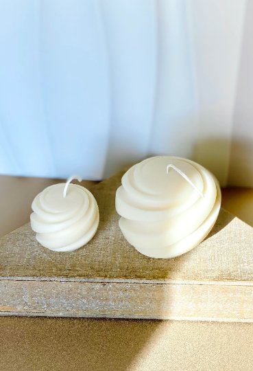 Sculptural Soy Candle — Statement Home Fragrance Decor